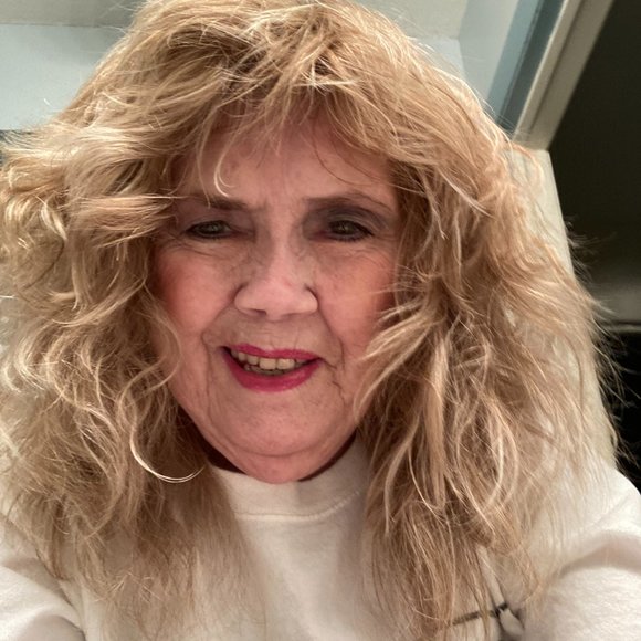 Meet your Posher, Sandra - Picture 4 of 6